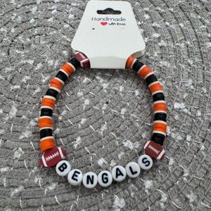 Single Clay Beaded Bracelet Themed With Your Favorite Sports Team